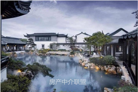 城南南湖1号3室2厅2卫134m2毛坯房