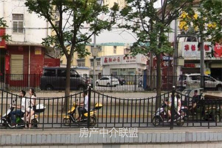 宝龙庄园E区带车库2室1厅1卫77㎡